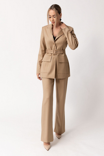Деловой костюм жакет и брюки с накладными карманами Golden Valley 6592 бежевый - фото 1