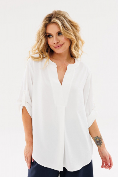 Белая прямой блузка из текстиля с V-образным вырезом Amberа Style 1093-1 молоко - фото 2