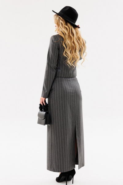 Деловой костюм из текстиля с укороченным жакетом и юбкой Ambera Style 2083 полоска_серый - фото 6
