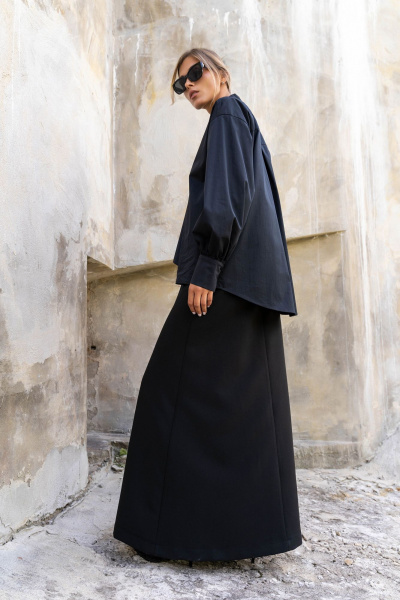 Блуза свободного силуэта с А-образным вырезом и кокеткой SILVERSPICE S-6415 черный - фото 3