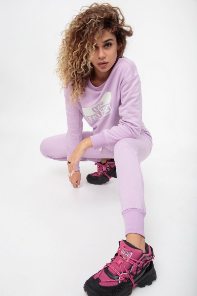 Модный костюм из трикотажа с аппликацией в темноте HIT 3075 лиловый - фото 1