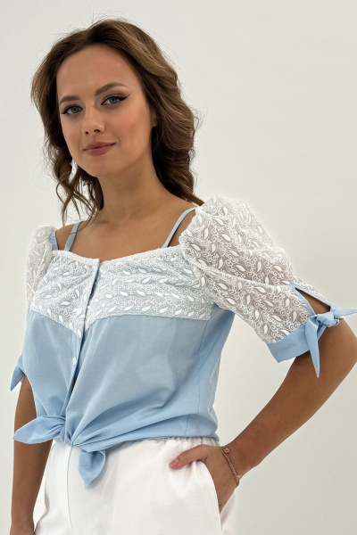 Летняя блузка с кружевными вставками и рукавами-фонариками Condra 16058 голубой - фото 12