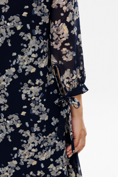 Круглогодичное синее нарядное платье из шифона с воланами и стразами Michel chic 2164 абстракция - фото 8