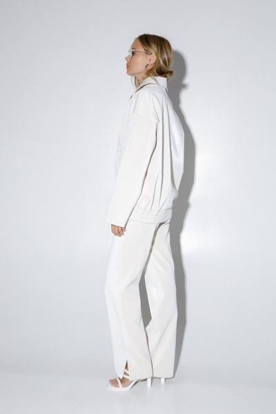 Куртка-бомбер из экокожи с анималистичным принтом PiRS 5311 светло-бежевый - фото 7