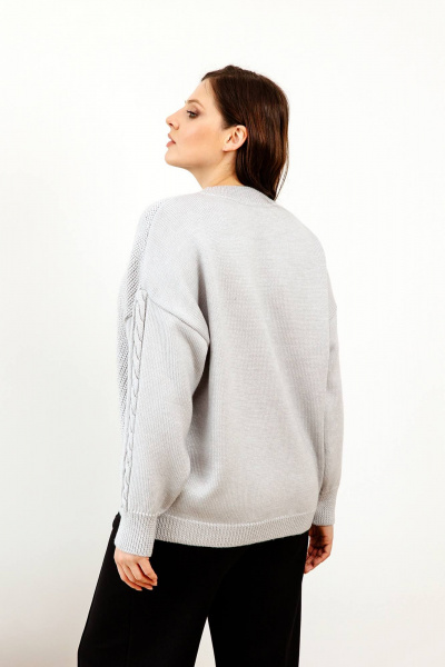 Серый трикотажный джемпер с длинным рукавом и спущенным плечом Romgil 922ШТЗ светло-серый - фото 2