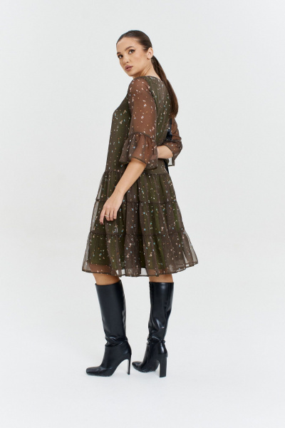 Стильное шифоновое платье с рукавом-воланом Anastasia 1110 олива - фото 10