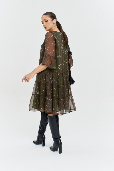 Стильное шифоновое платье с рукавом-воланом Anastasia 1110 олива - фото 9