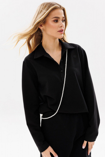 Демисезонный черный лонгслив с воротником-поло и логотипом GO F1022/40-02. 164-170 - фото 1