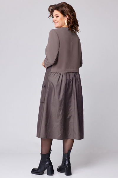 Демисезонное приталенное платье с косухой и сборками Мишель стиль 1209 какао - фото 3