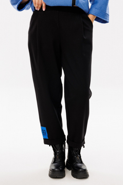 Повседневный костюм из трикотажа: укороченный жакет и брюки Michel chic 1357 голубой/черный - фото 7