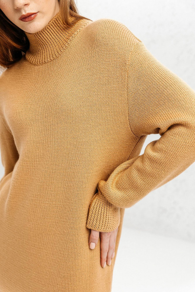 Демисезонное платье с разрезом из трикотажа Romgil РВ0087-ШЕ5 соломенный - фото 3