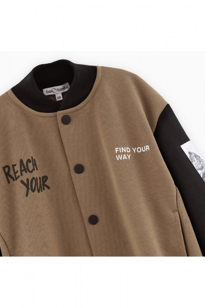 Жакет-бомбер для мальчика с авторскими принтами Bell Bimbo 242085 песок - фото 3