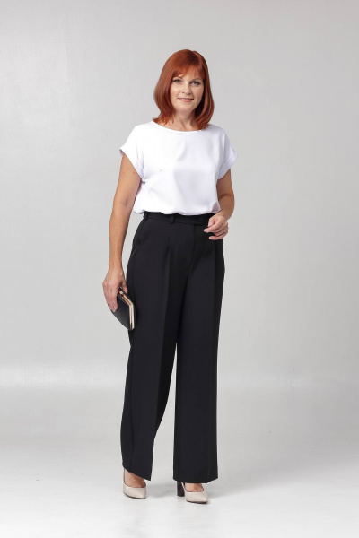 Белая блуза из текстиля со спущенным плечом и коротким рукавом Соджи 620 белый - фото 1