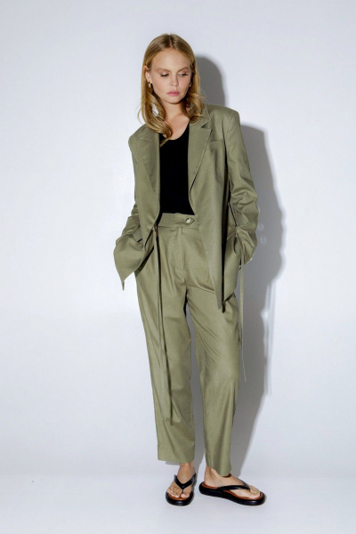 Деловой костюм-тройка из льна: жакет, брюки и майка PiRS 5353 хаки+чёрный - фото 5