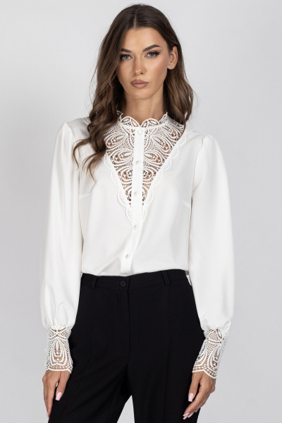 Нарядная блузка с кружевом и рюшами на рукавах VIZAVI 718 молочный - фото 4