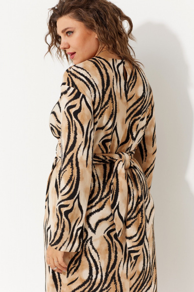 Демисезонное платье с анималистичным принтом из трикотажа BegiModa 1042 лео - фото 6
