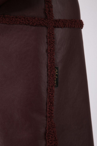 Пальто женское длинное двубортное из экокожи с рельефами Celentano 2081.1 шоколад - фото 4