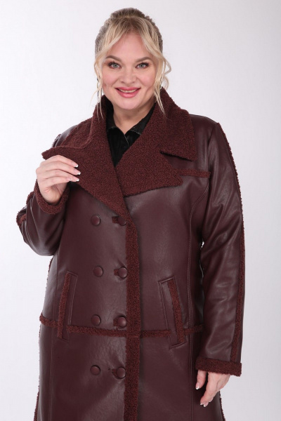 Пальто женское длинное двубортное из экокожи с разрезами Celentano 2081.2 шоколад - фото 13