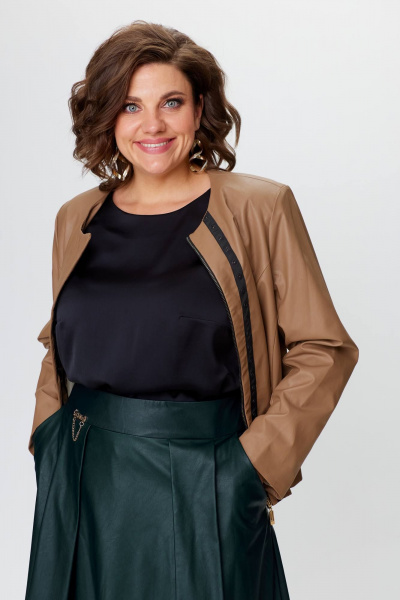 Женский костюм из экокожи жакет и юбка с складками Solomeya Lux 852/952 бежевый+изумруд - фото 9