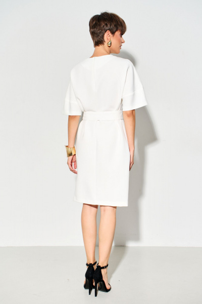 Молочное платье из текстиля с разрезом и поясом FOXY FOX 1628 молочный - фото 2