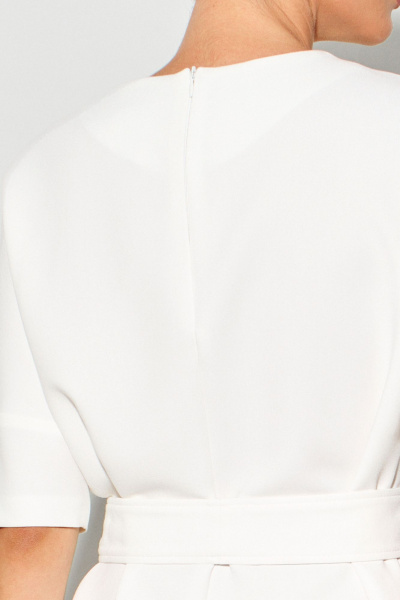 Молочное платье из текстиля с разрезом и поясом FOXY FOX 1628 молочный - фото 9