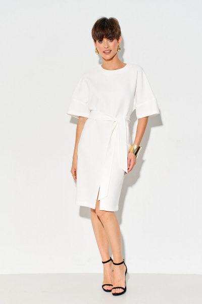Молочное платье из текстиля с разрезом и поясом FOXY FOX 1628 молочный - фото 1