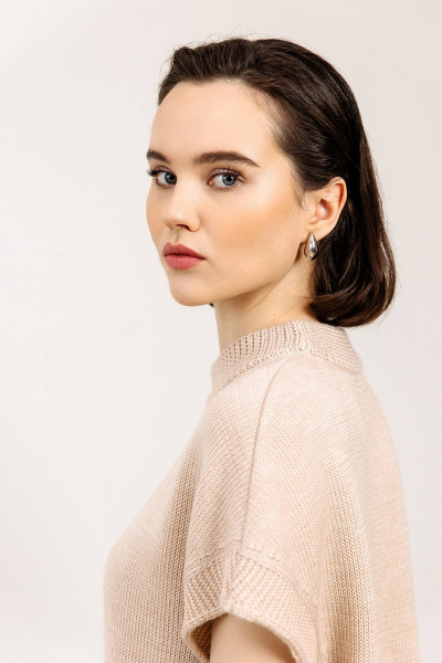 Демисезонный жилет oversize из вязаной пряжи Romgil РВ0096-ШЕ5 светлый_опаловый - фото 3