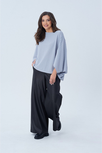 Блуза оверсайз с вырезом лодочка и спущенными плечами AXXA 142 А - фото 4