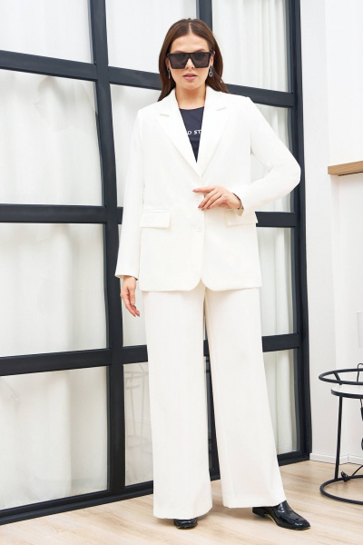 Дизайнерский брючный костюм с свободными брюками и жакетом Gold Style 2610 белый - фото 7