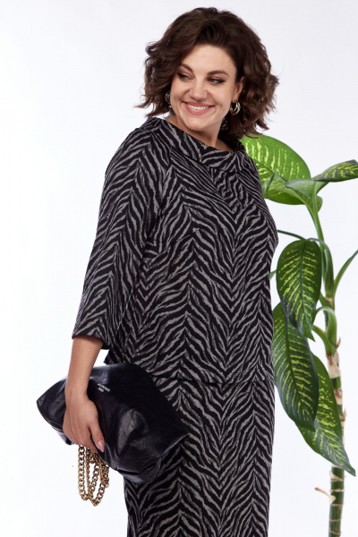 Деловой костюм блузка и юбка в стиле Old Money из трикотажа Anastasia 1148 черно-серый - фото 10