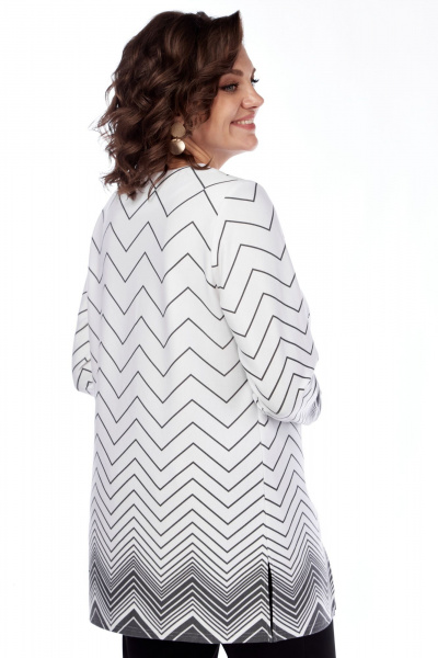 Демисезонный трикотажный блузон с разрезами и брошей Abbi 4048 - фото 12