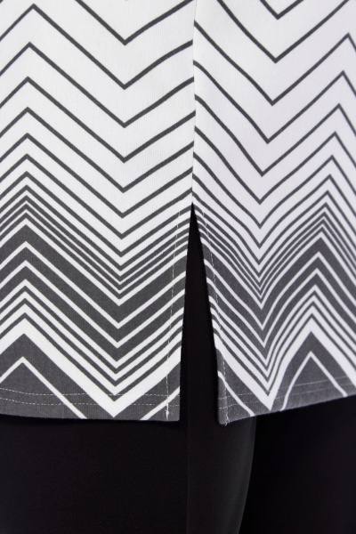 Демисезонный трикотажный блузон с разрезами и брошей Abbi 4048 - фото 11