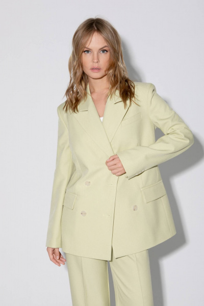 Костюм 2-ка из жакета свободного кроя и брюк с стрелками PiRS 5445 желто-зеленый - фото 5