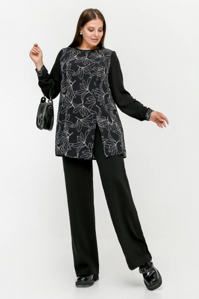 Туника расширенного к низу силуэта с разрезом и рельефами La rouge 9076 черный-(лилии) - фото 3