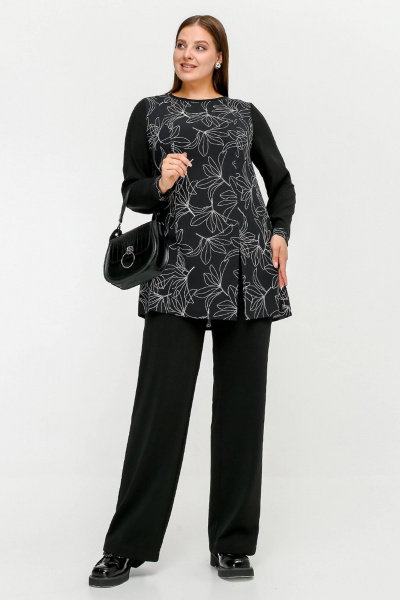 Туника расширенного к низу силуэта с разрезом и рельефами La rouge 9076 черный-(лилии) - фото 2