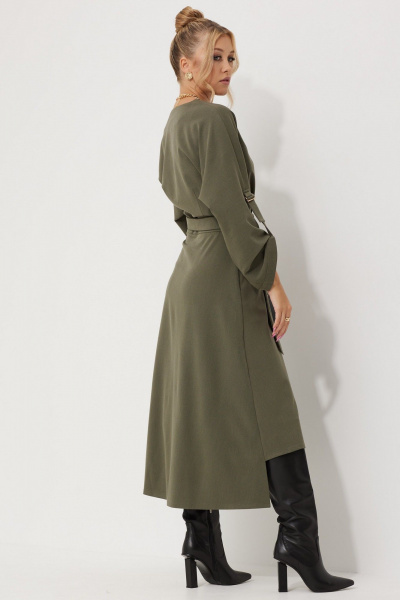 Деловое платье с запахом и асимметричной юбкой AMUARt 1016-1 хаки - фото 24