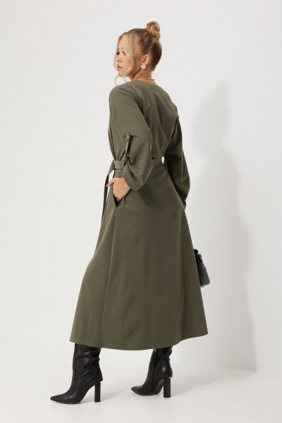 Деловое платье с запахом и асимметричной юбкой AMUARt 1016-1 хаки - фото 23