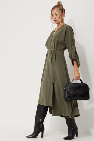 Деловое платье с запахом и асимметричной юбкой AMUARt 1016-1 хаки - фото 18