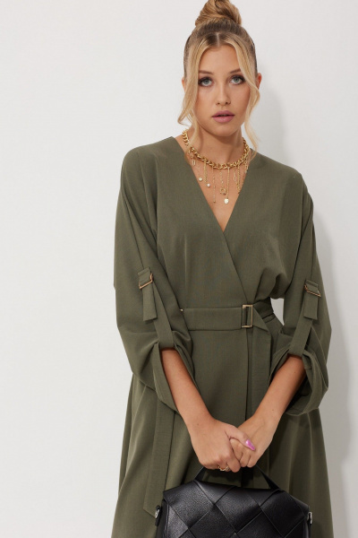 Деловое платье с запахом и асимметричной юбкой AMUARt 1016-1 хаки - фото 12