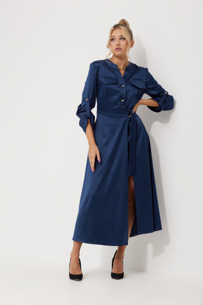 Платье миди из текстильного атласа с накладными карманами AMUARt 1019 синий - фото 13