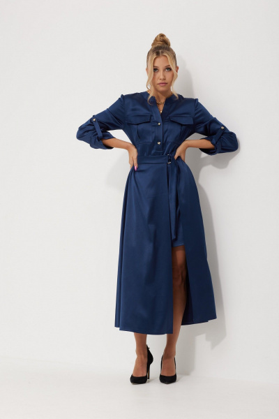 Платье миди из текстильного атласа с накладными карманами AMUARt 1019 синий - фото 9
