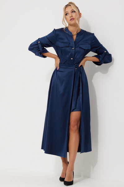 Платье миди из текстильного атласа с накладными карманами AMUARt 1019 синий - фото 8