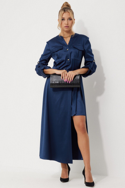 Платье миди из текстильного атласа с накладными карманами AMUARt 1019 синий - фото 1