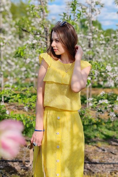 Блуза из хлопка и ришелье с воланами и карманами SMilaLine М-2407 желтый - фото 2