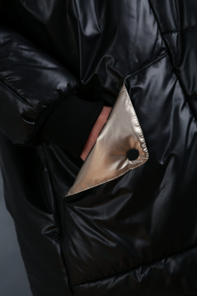 Куртка демисезонная плащевая с капюшоном и рельефами Диомант 1994 черный - фото 10