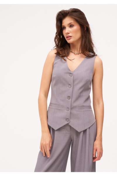 Костюм 3-ка из текстиля: жакет, жилет, брюки прямого силуэта KaVaRi 8042 светло-серый - фото 9