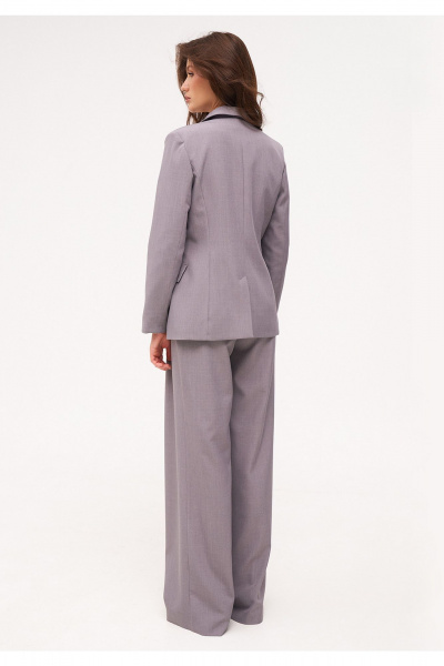 Костюм 3-ка из текстиля: жакет, жилет, брюки прямого силуэта KaVaRi 8042 светло-серый - фото 2