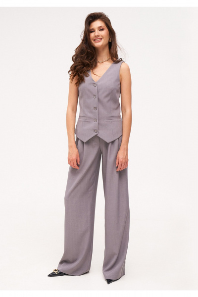 Костюм 3-ка из текстиля: жакет, жилет, брюки прямого силуэта KaVaRi 8042 светло-серый - фото 6