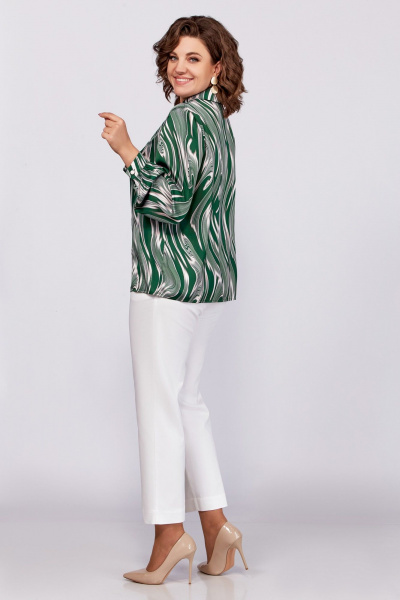 Зеленая блуза из вискозы с воротником пиджачного типа и сборками Swallow 783 зеленый/бежевые_разводы - фото 7