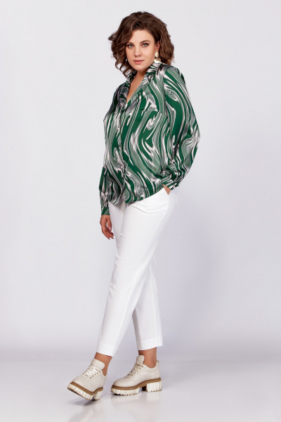 Зеленая блуза из вискозы с воротником пиджачного типа и сборками Swallow 783 зеленый/бежевые_разводы - фото 2